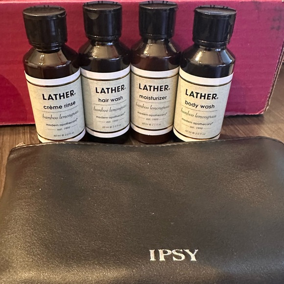 Lather Travel Kit - Picture 4 of 5